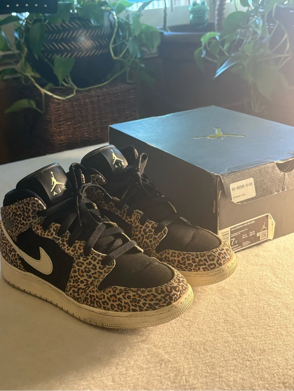 Nike Youth Leopard Print High-Top Sneakers - Black, Cream & Tan size 7Y